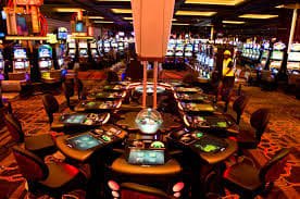 innwa8 cc တိုက်ရိုက် ကာစီနို Live Baccarat ဒီလာနှင့် ကစားနေသောမြင်ကွင်း